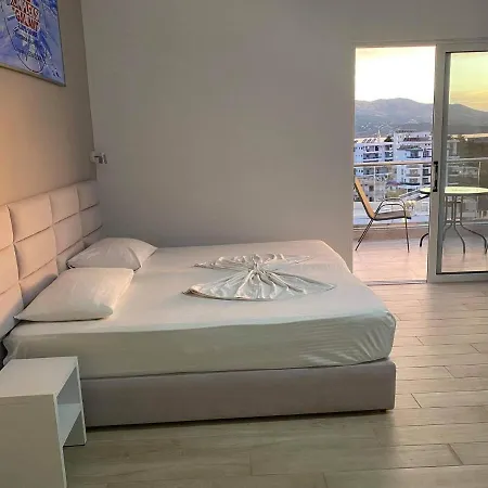 La Luna Hotel