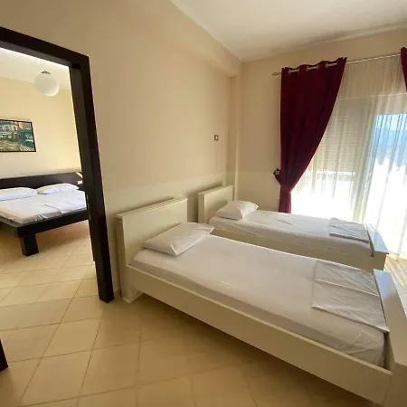 La Luna Hotel