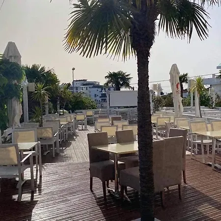 La Luna Hotel