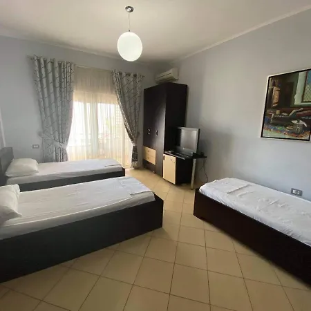 La Luna Hotel *
