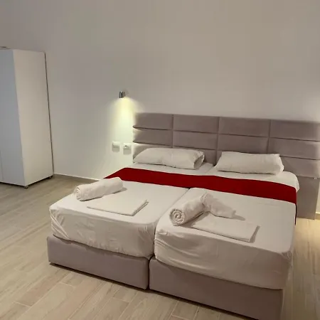La Luna Hotel